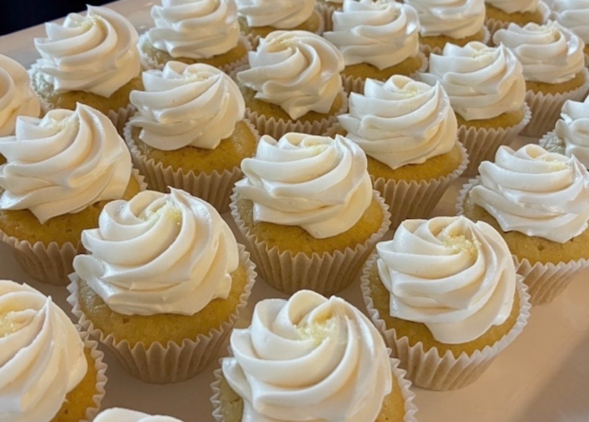 mini wedding cupcakes