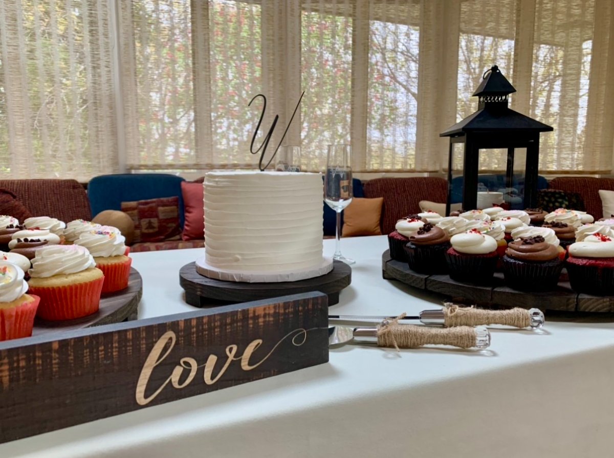 cutting cake for wedding